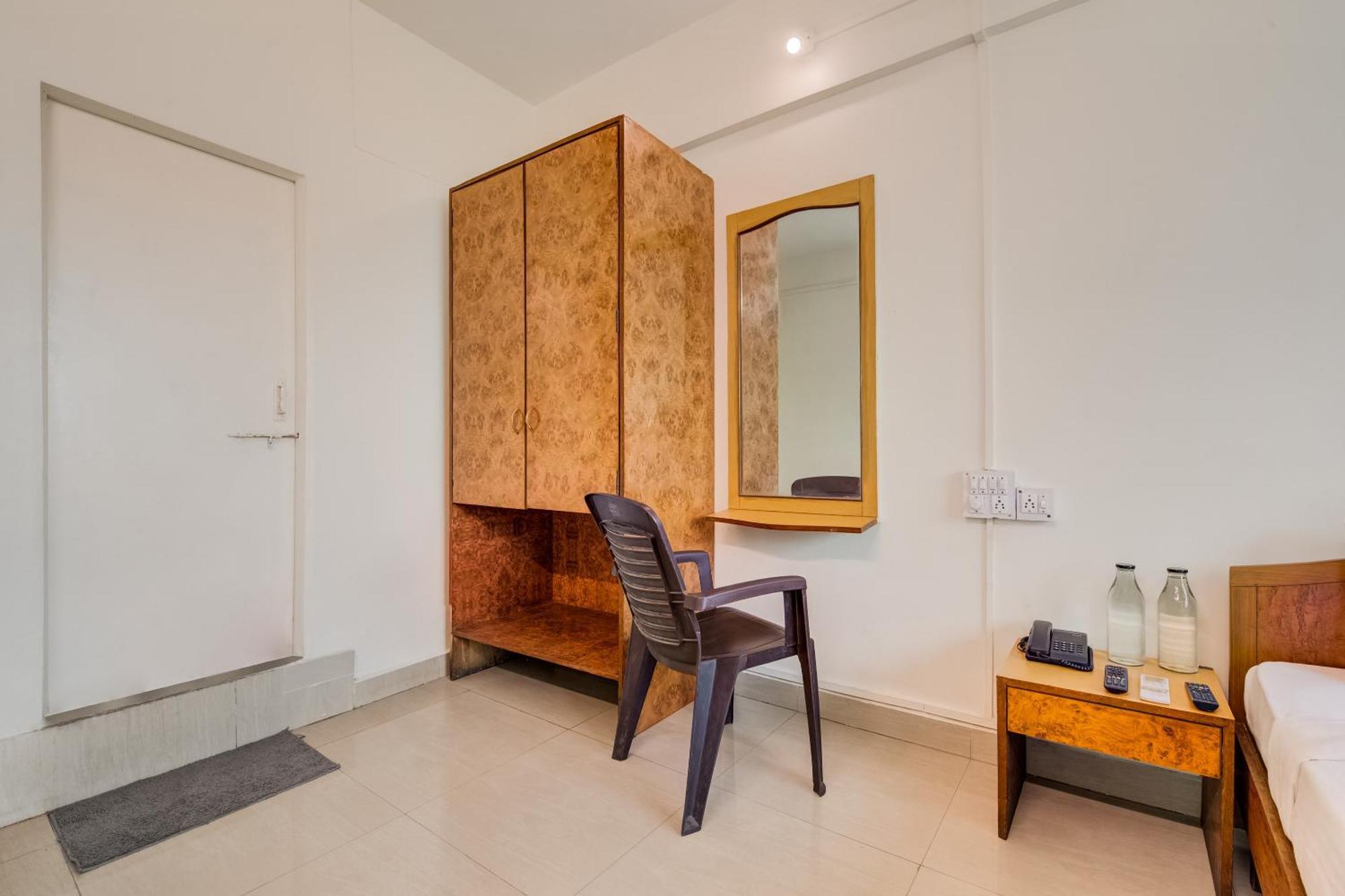 Hotel O Kamini Pimpri-Chinchwad Екстериор снимка